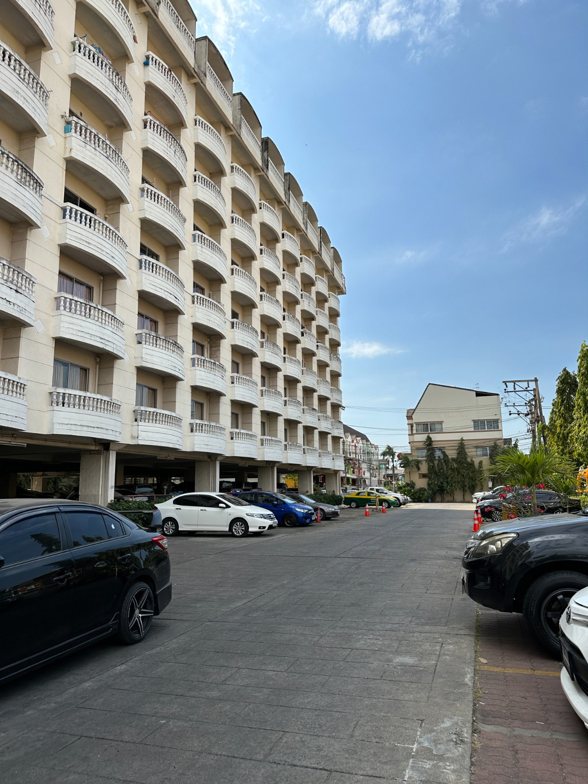 Condo · Lat Phrao, bangkok — photo 1