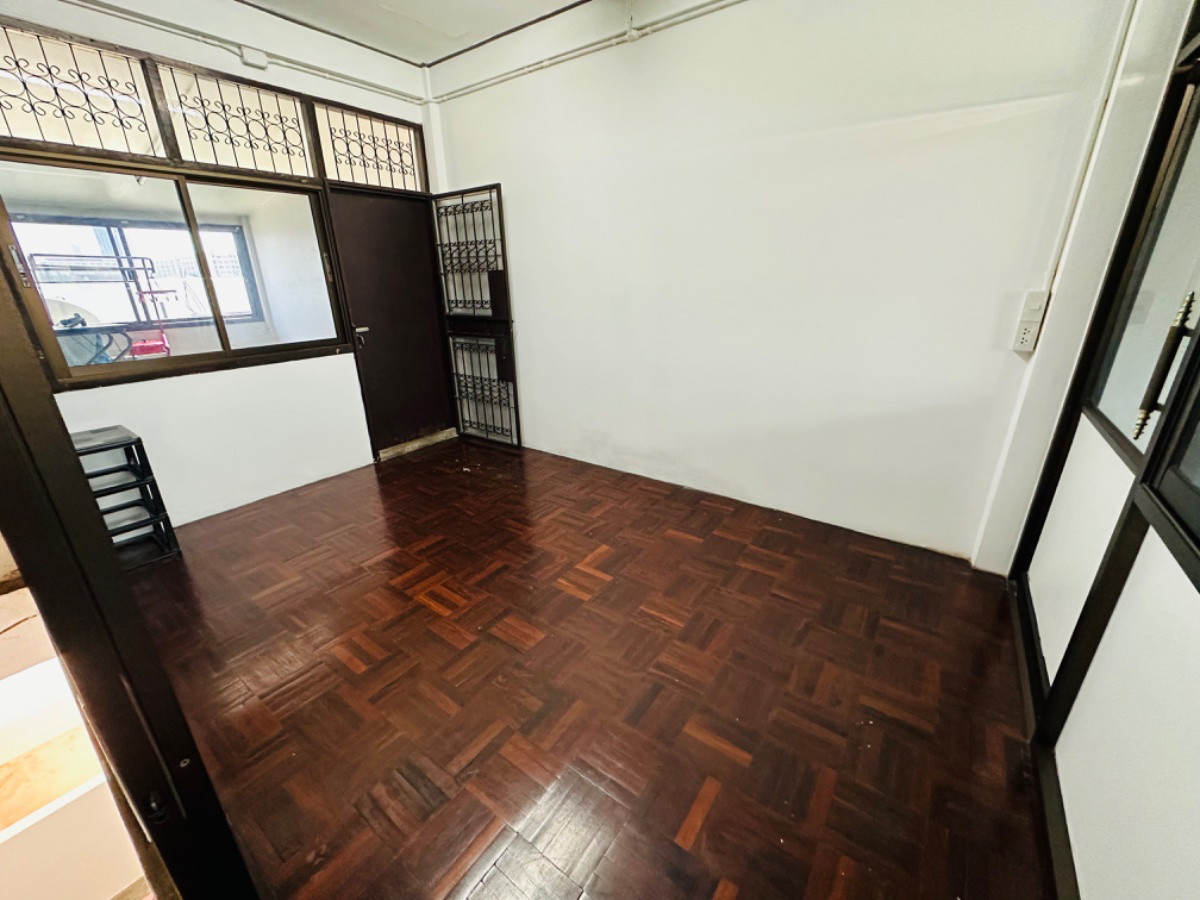 Condo · Huai Khwang, bangkok — photo 3