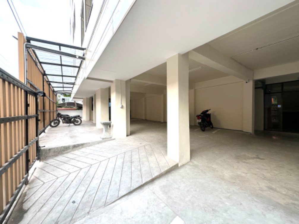 Condo — photo 3