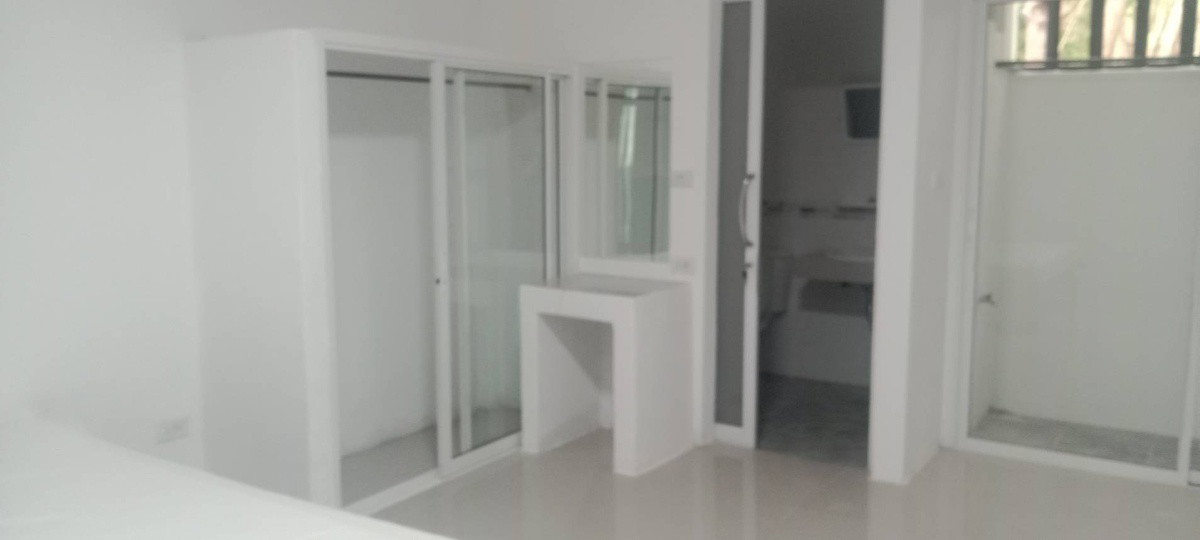 Condo — photo 3