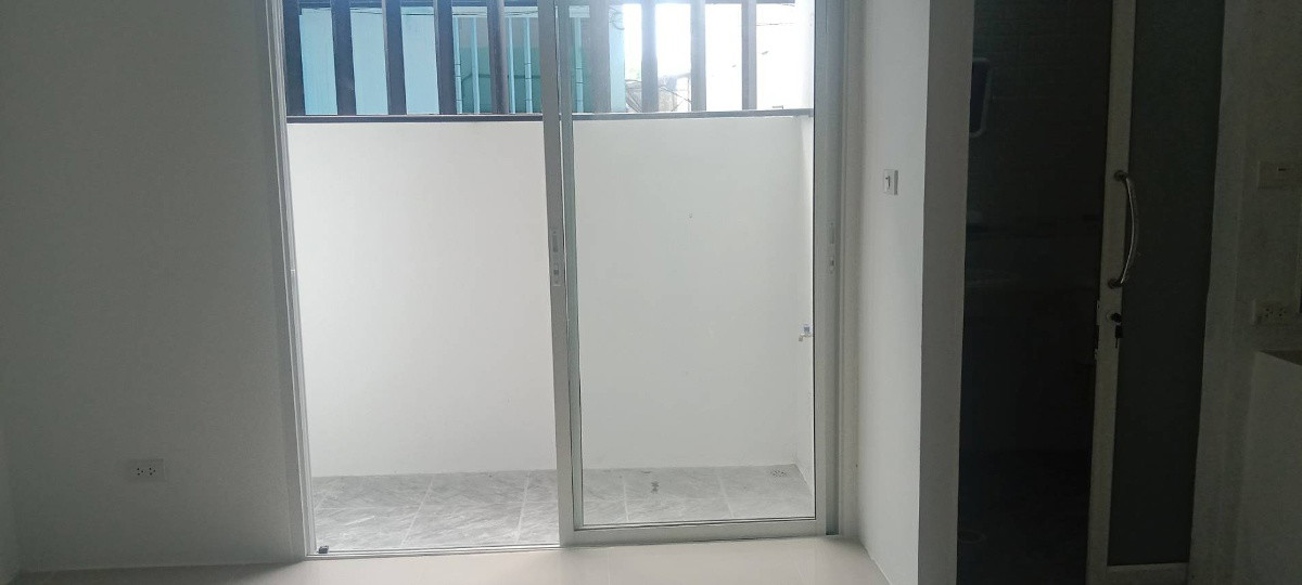 Condo — photo 2