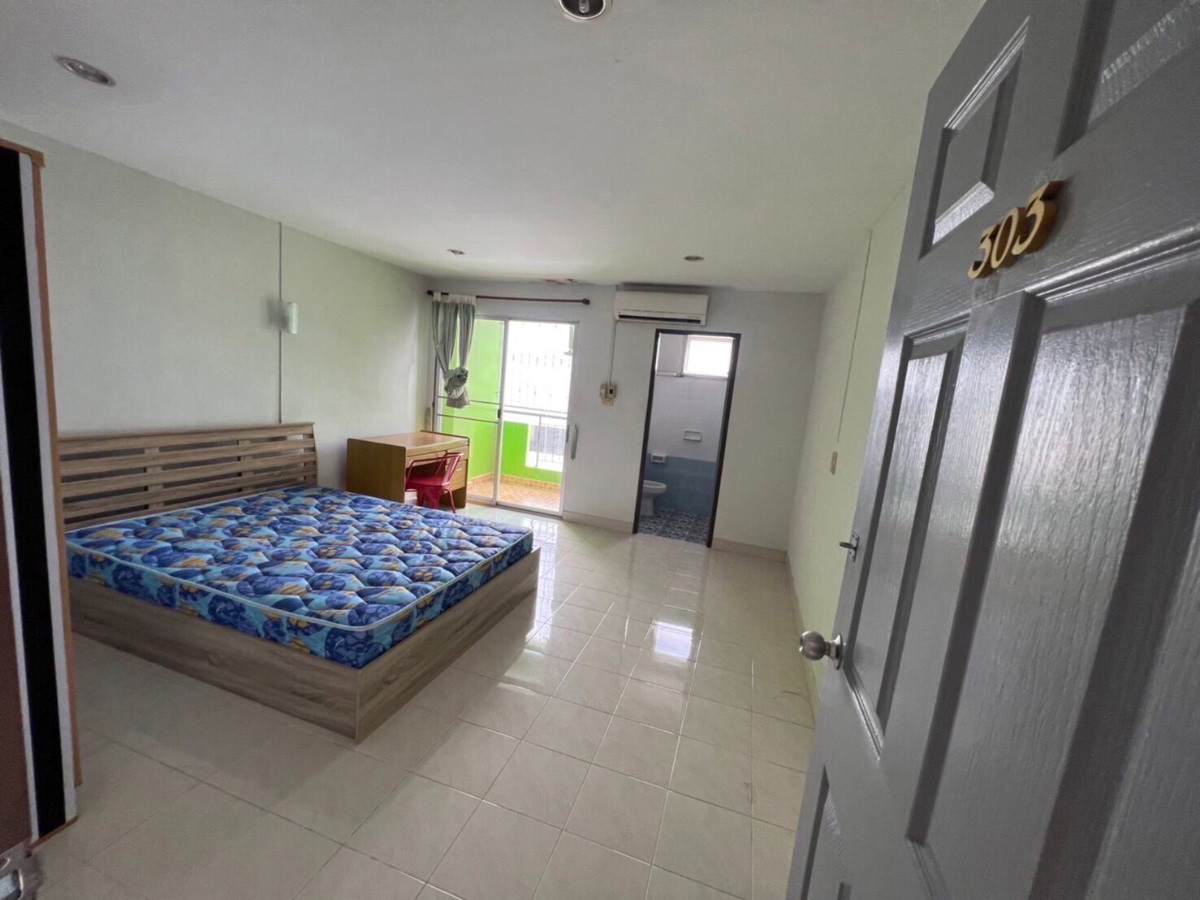 Condo · Mueang Chon Buri, chon_buri — photo 4