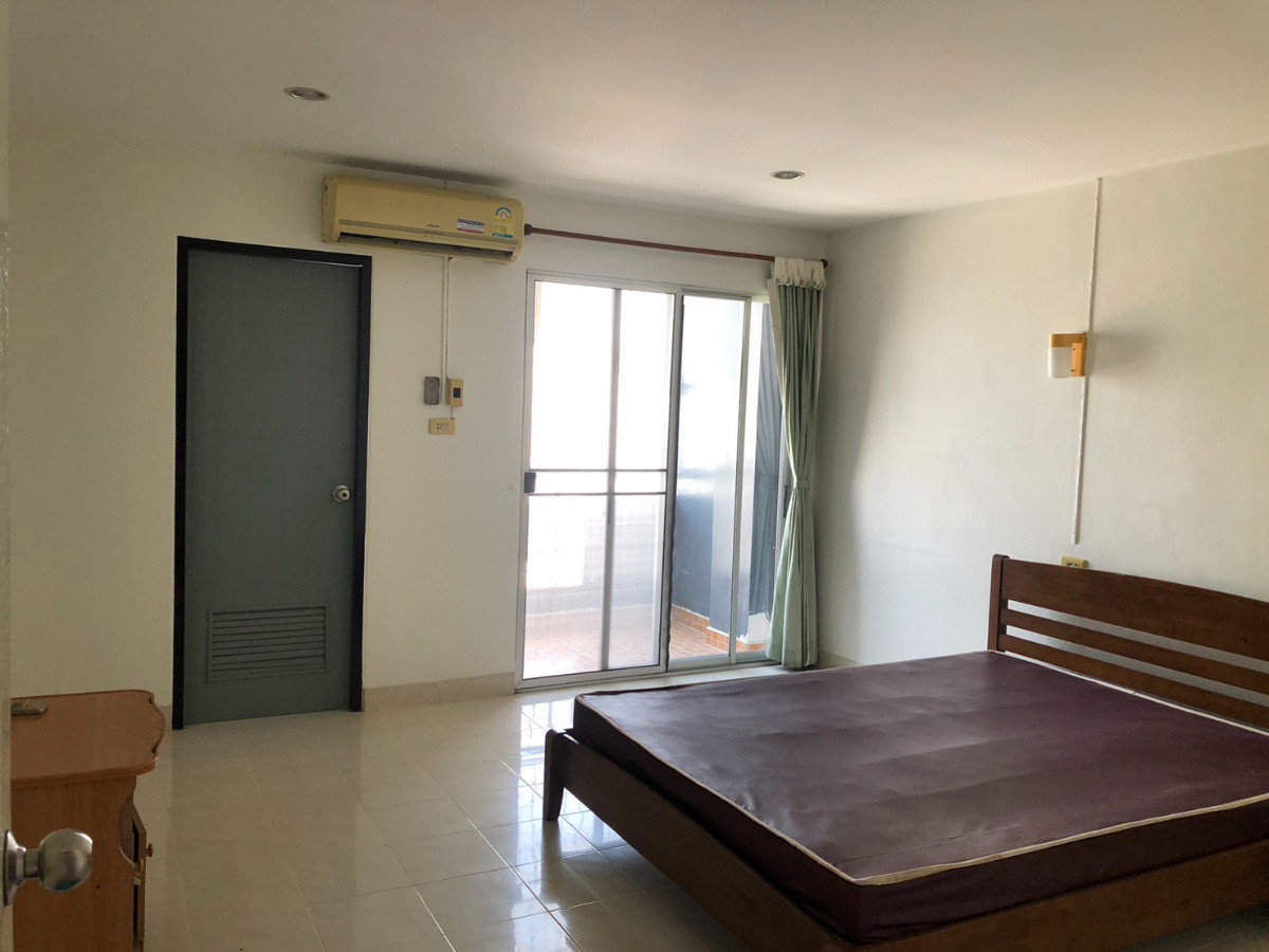 Condo · Mueang Chon Buri, chon_buri — photo 5