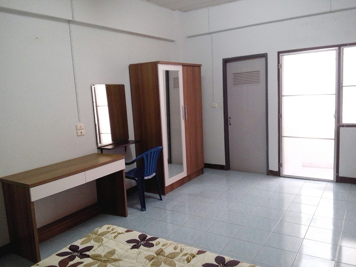 Condo — photo 2