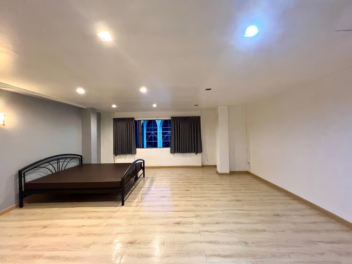 Condo · Phra Nakhon, bangkok — photo 2