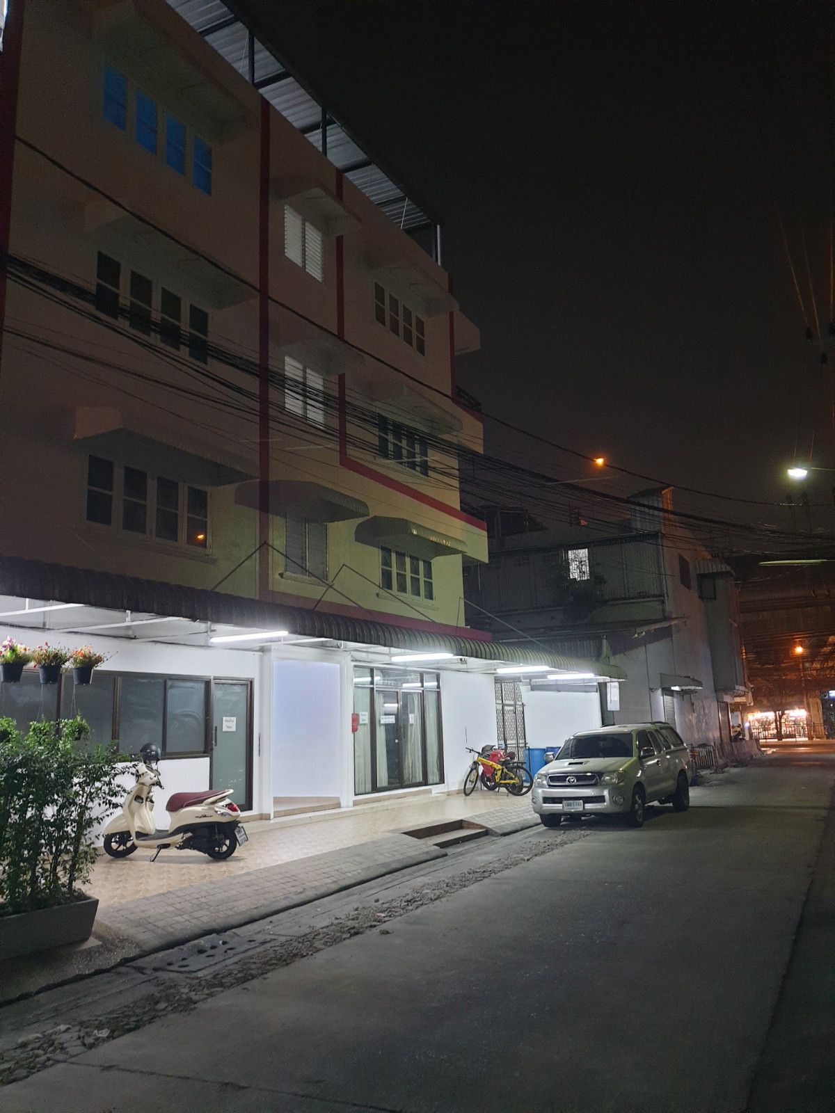 Condo · Bang Kapi, bangkok — photo 1