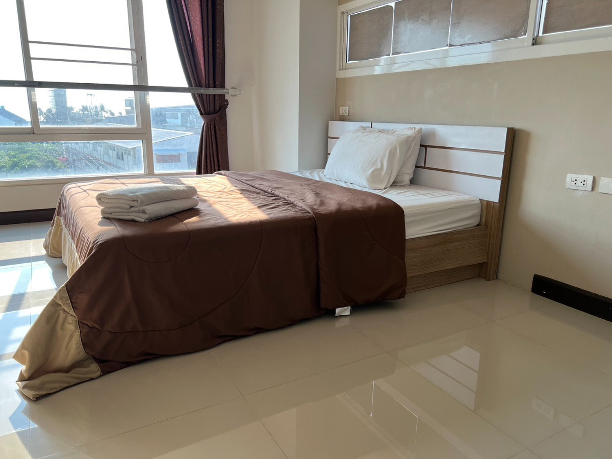 Condo · Mueang Chon Buri, chon_buri — photo 2