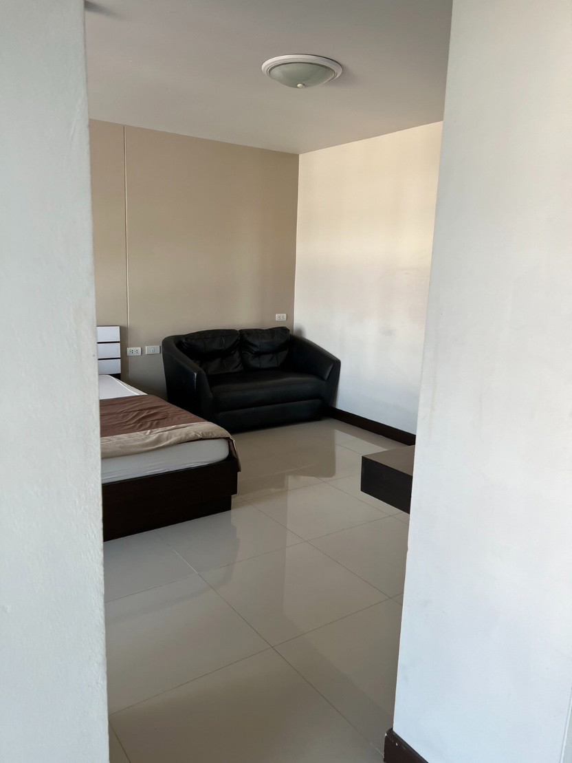 Condo · Mueang Chon Buri, chon_buri — photo 5