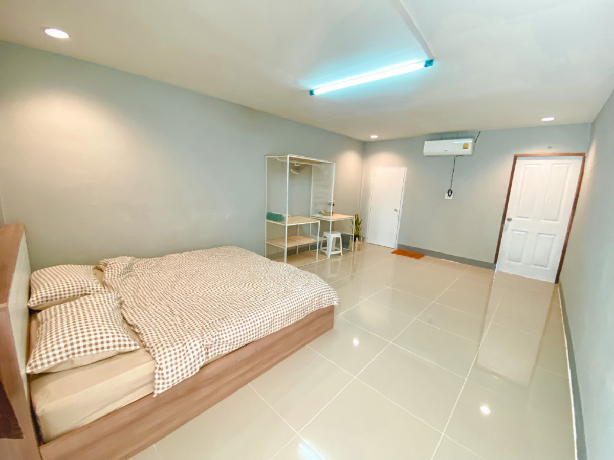 Condo — photo 2