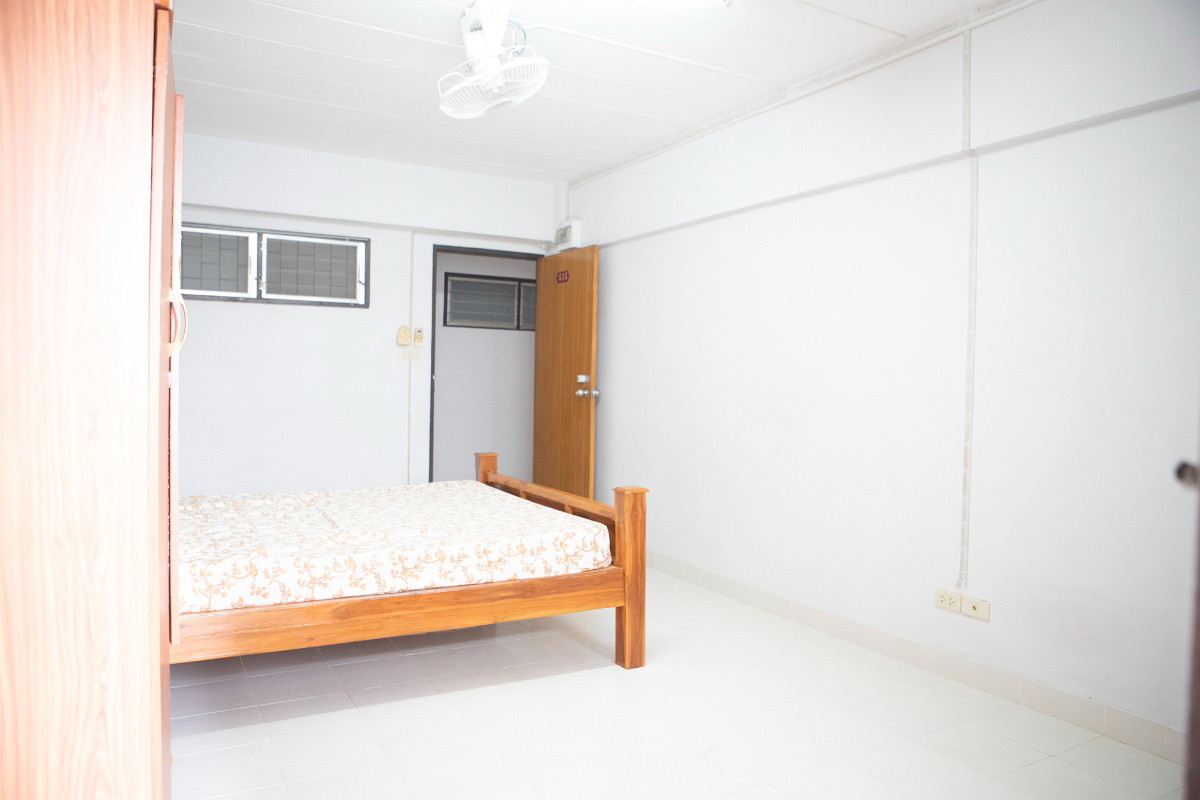Condo · Sathon, bangkok — photo 1