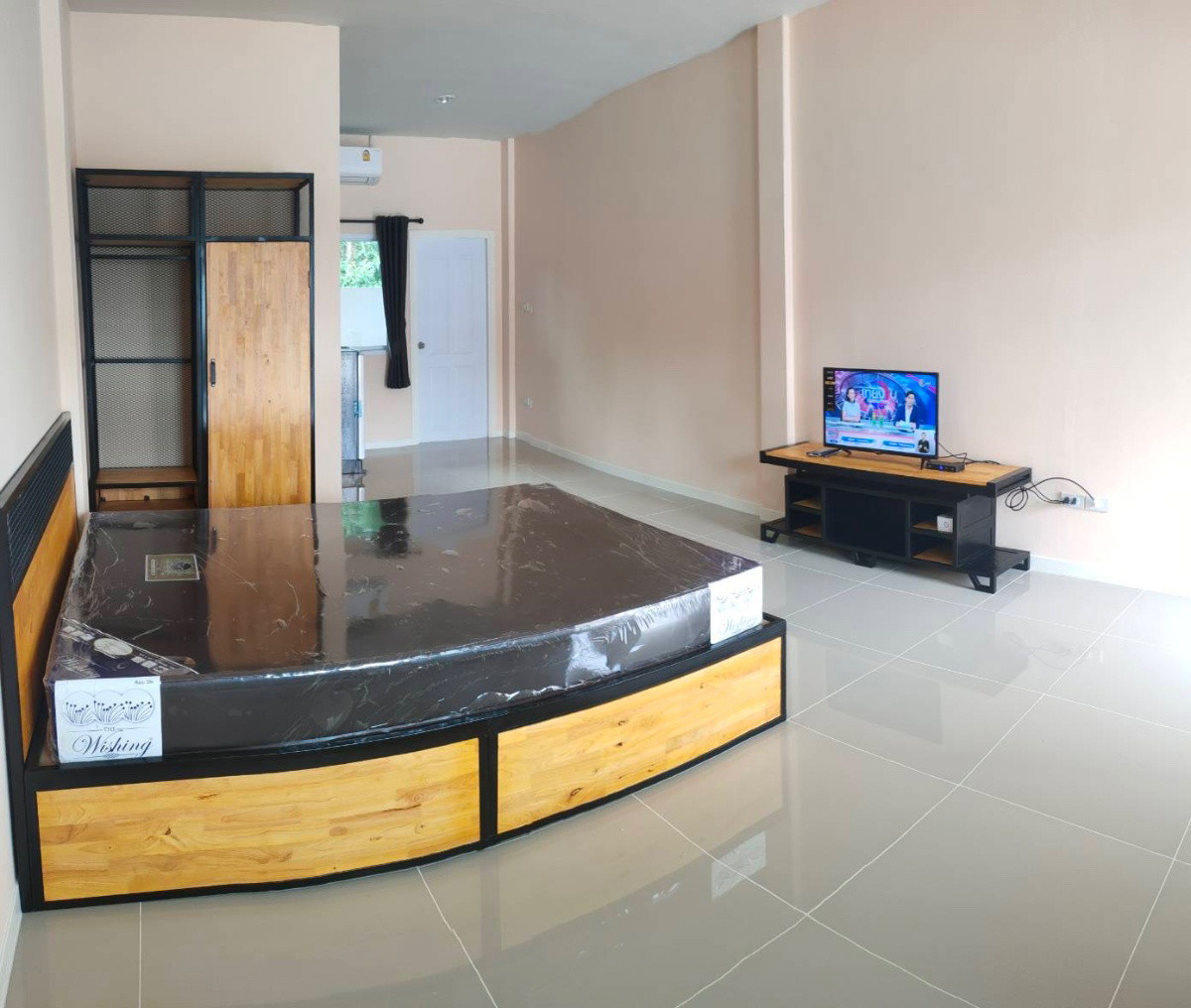 Condo — photo 1