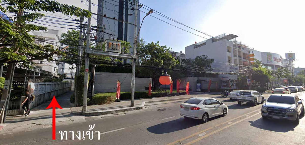 Condo · Phra Khanong, bangkok — photo 1