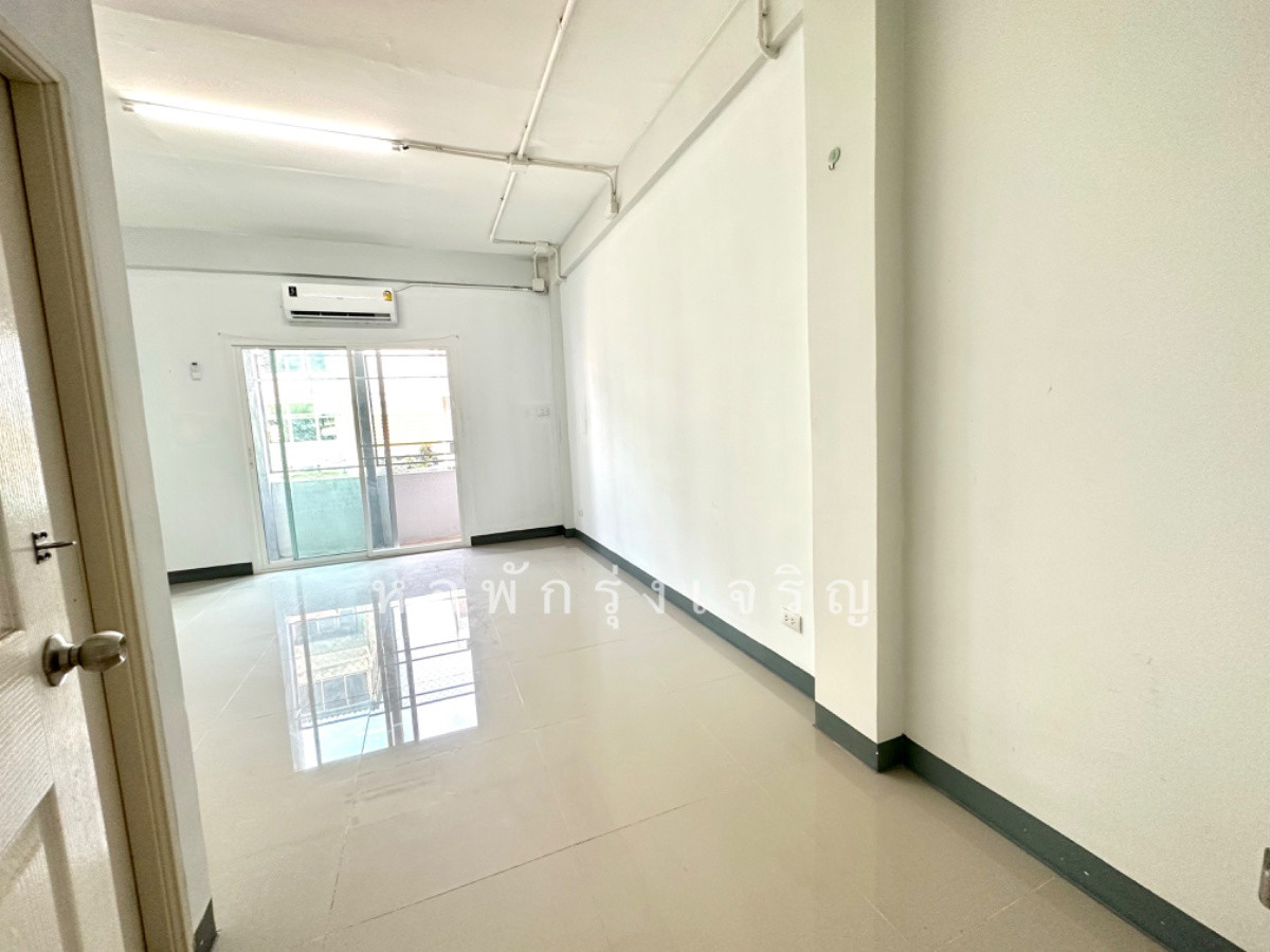 Condo · Mueang Samut Prakan — photo 3