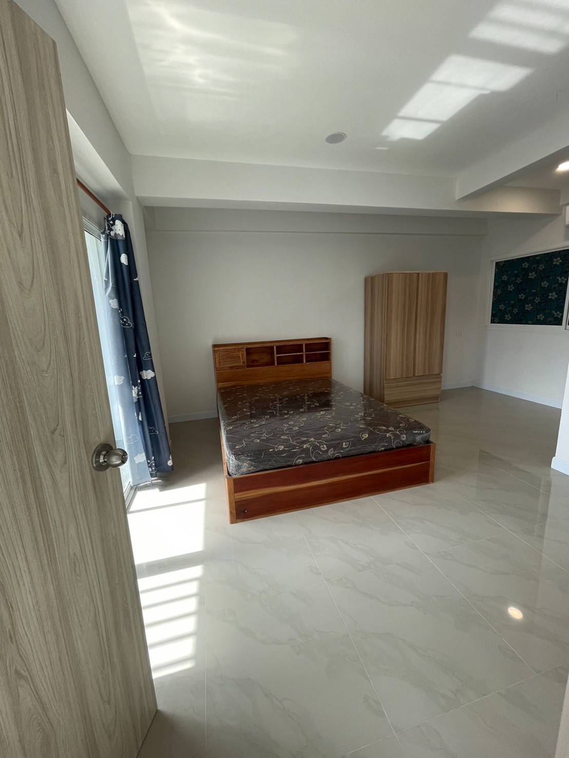 Condo — photo 2