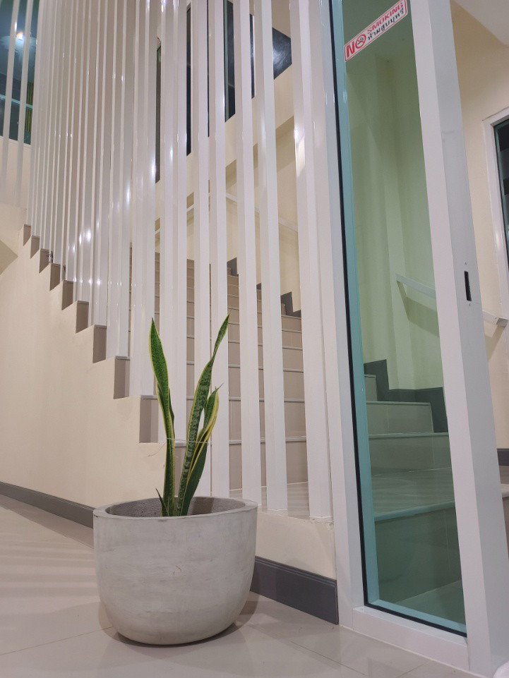 Condo — photo 2