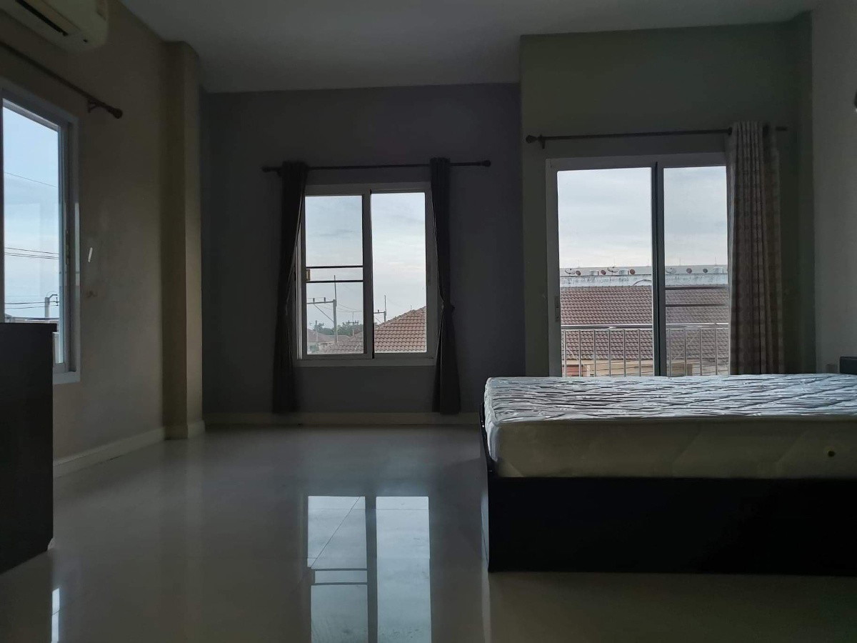 Condo — photo 3