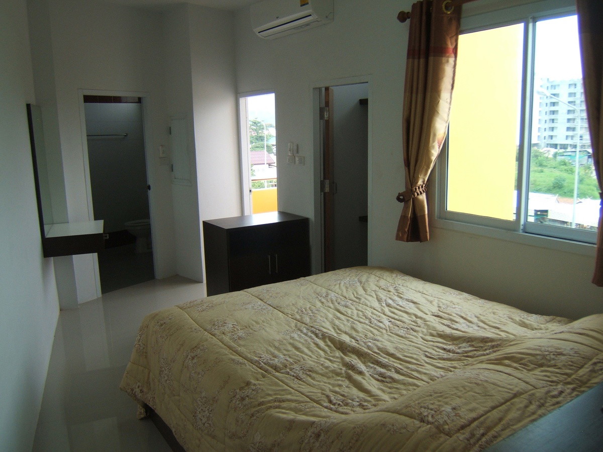 Condo — photo 3