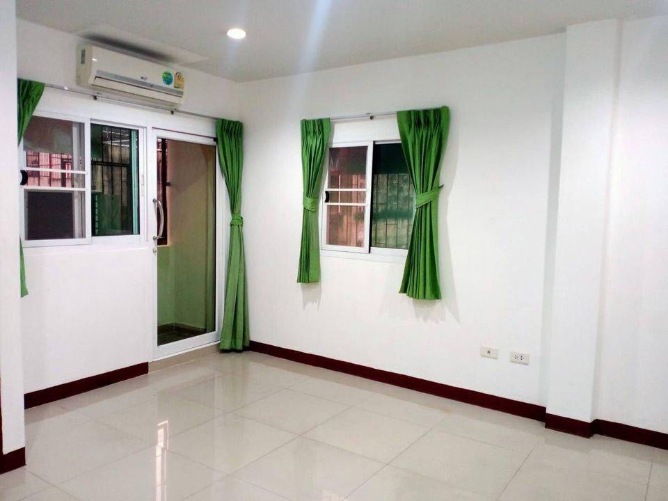 Condo · Mueang Samut Prakan — photo 3