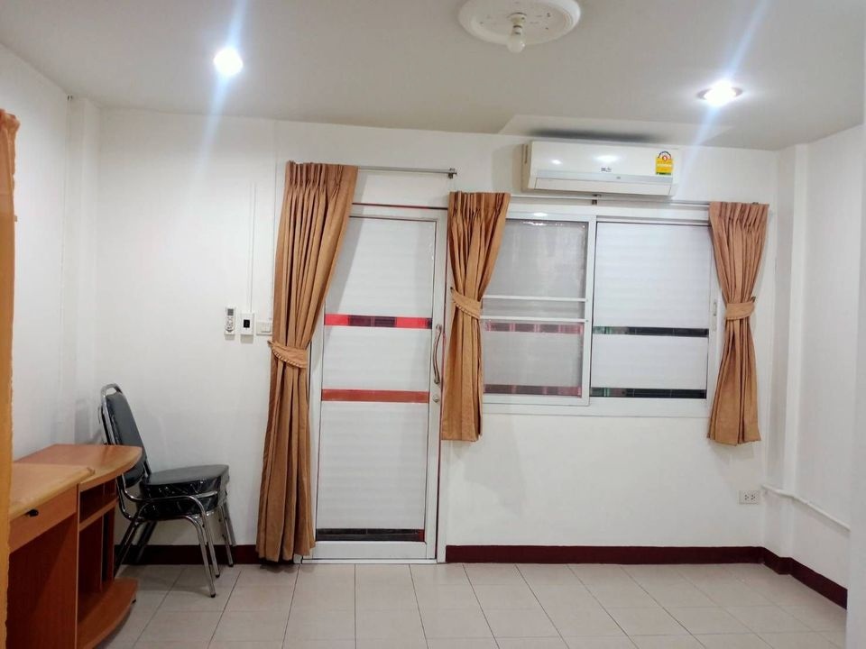 Condo · Mueang Samut Prakan — photo 4