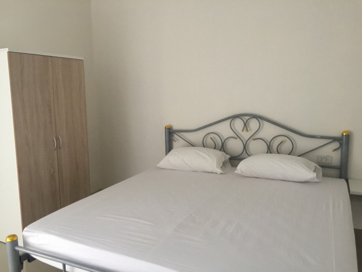 Condo — photo 2
