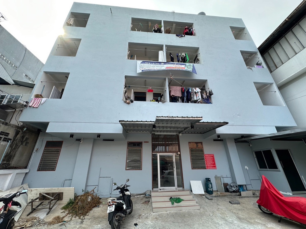 Condo · Bang Khun Thian, bangkok — photo 2