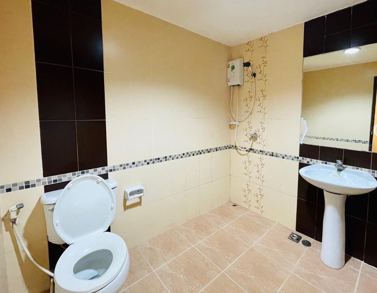 Condo · Mueang Chon Buri, chon_buri — photo 3