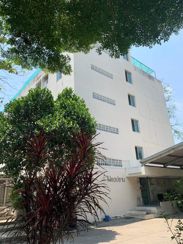 Condo · Mueang Samut Prakan — photo 2