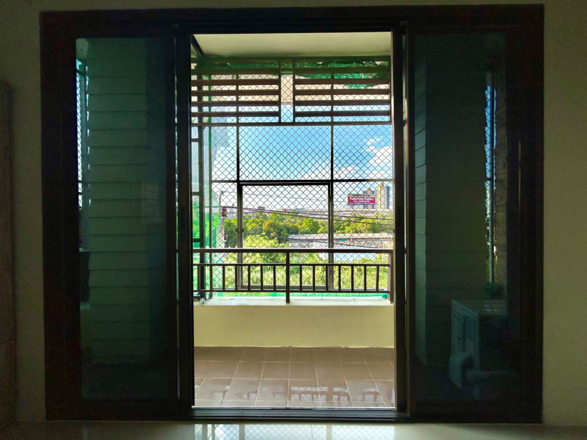 Condo · Bang Yai — photo 5