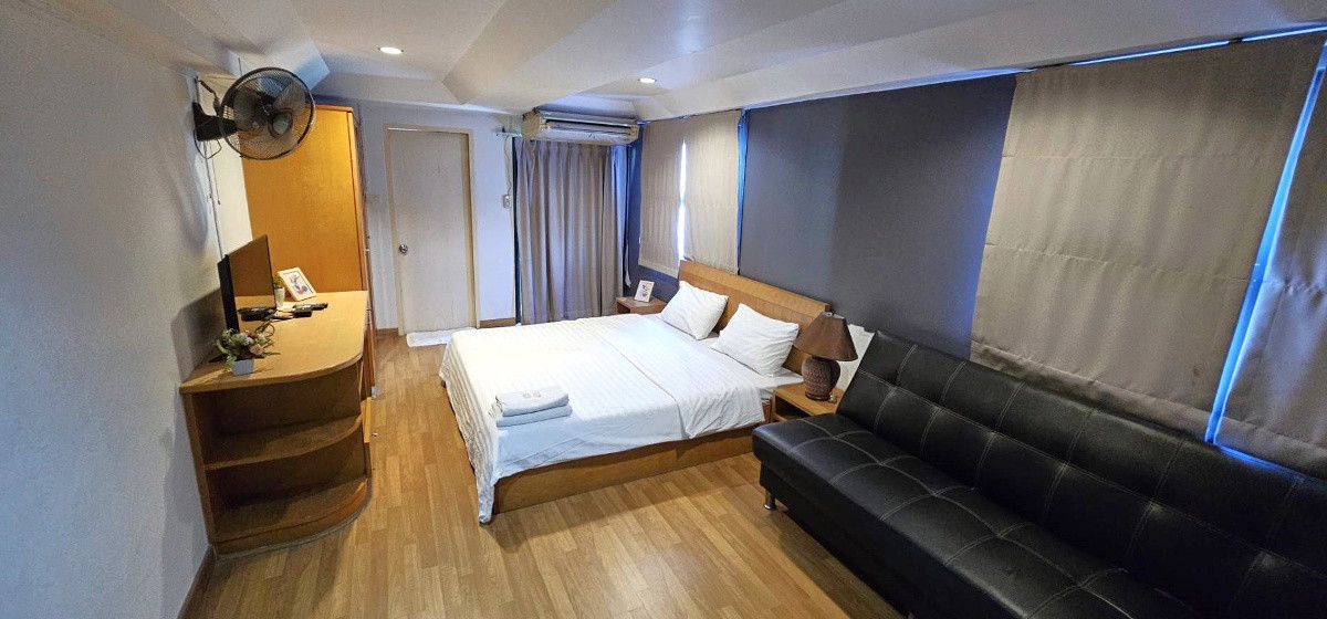 Condo — photo 2