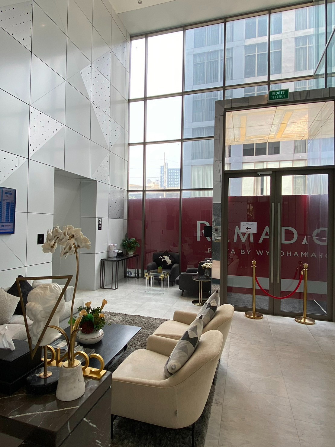 Condo · Khlong Toei, bangkok — photo 2