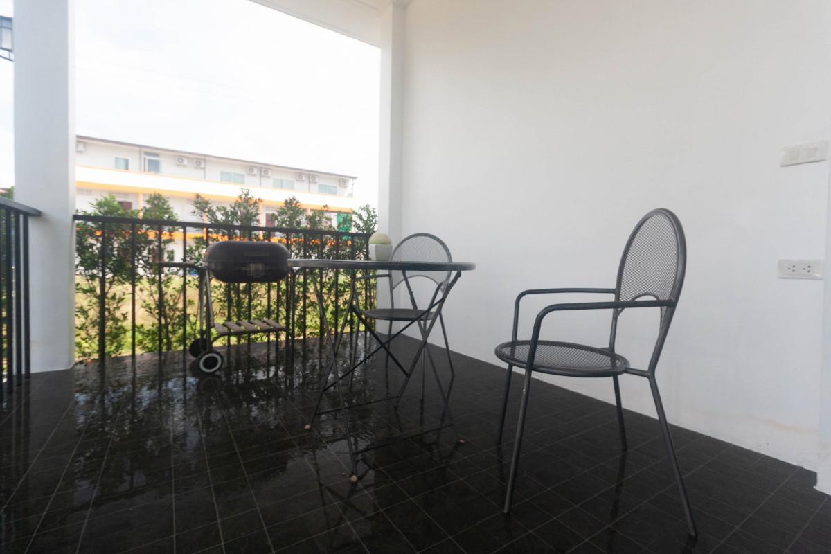 Condo — photo 3