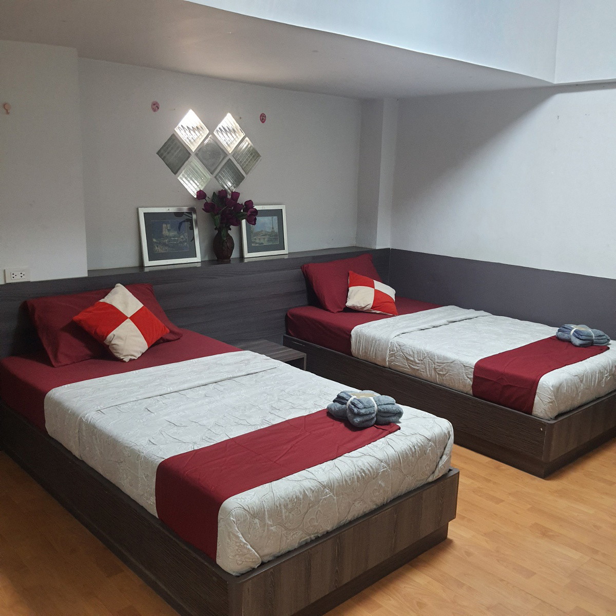 The rose apartment — photo 1