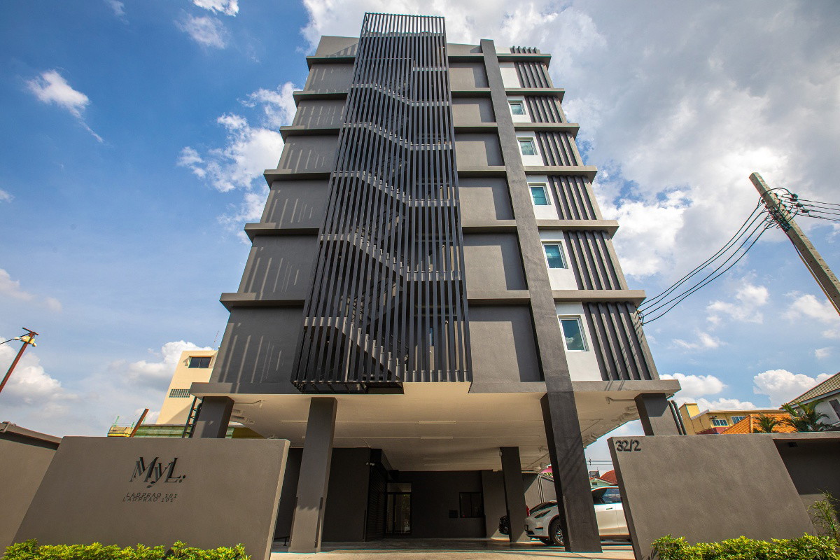 Condo · Bang Kapi, bangkok — photo 1