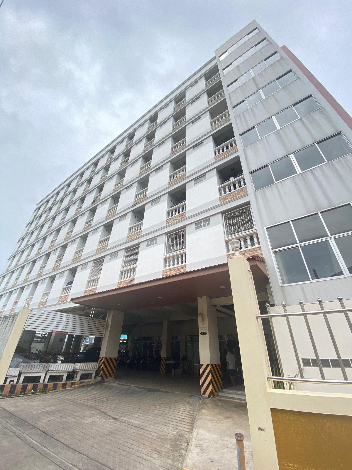 Condo · Phasi Charoen, bangkok — photo 1