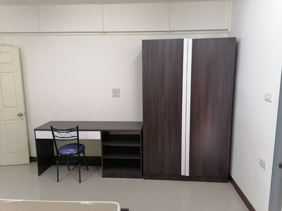 Condo · Wang Thonglang, bangkok — photo 4