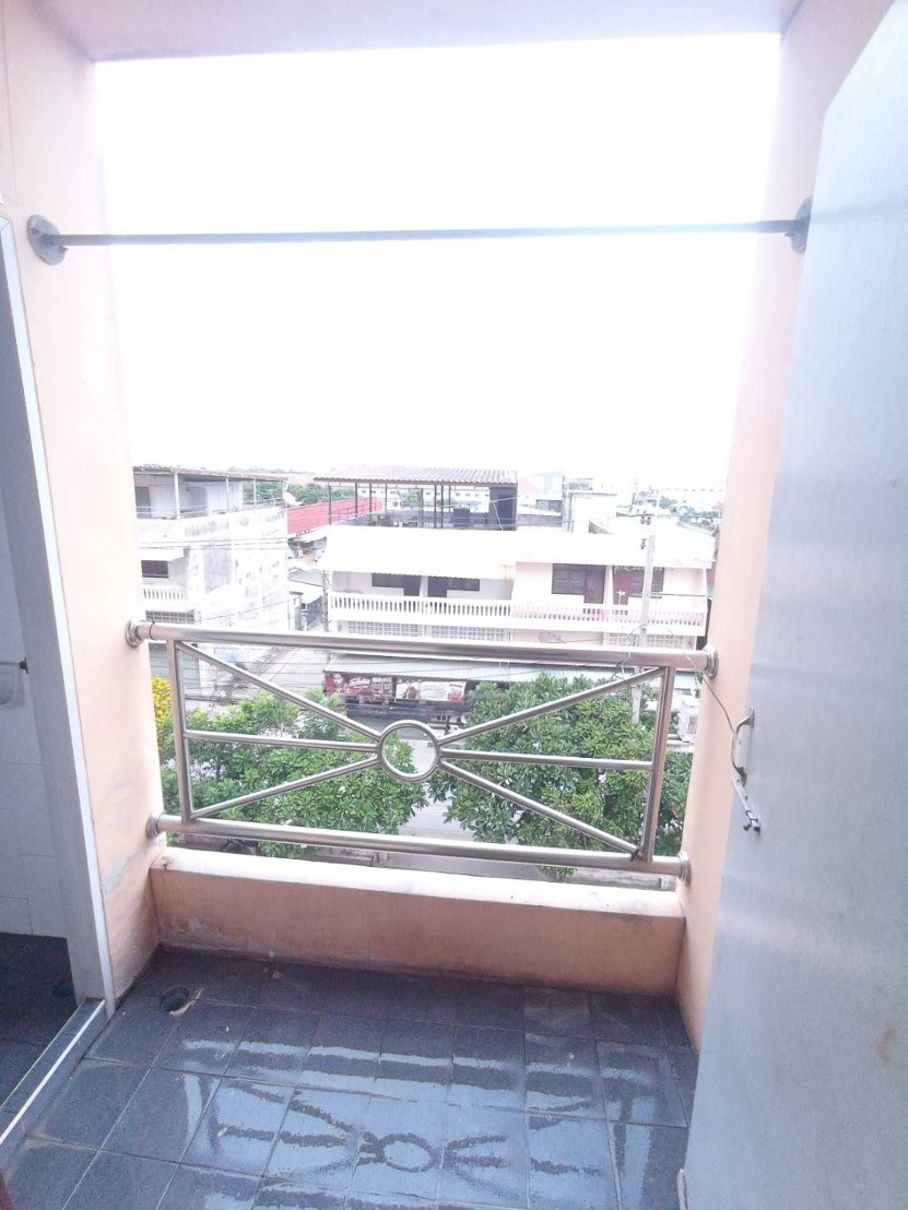 Condo · Mueang Samut Prakan — photo 5