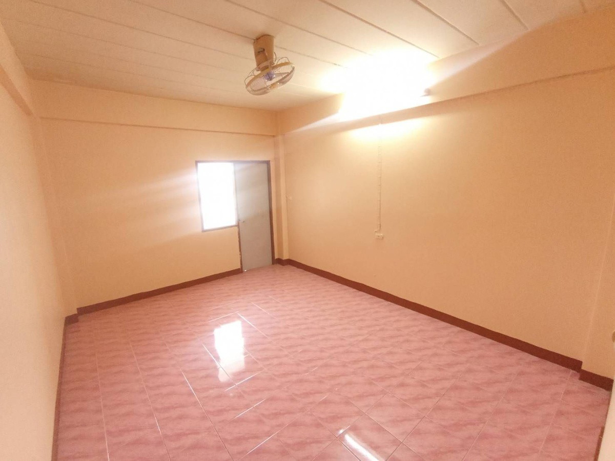 Condo · Mueang Samut Prakan — photo 2