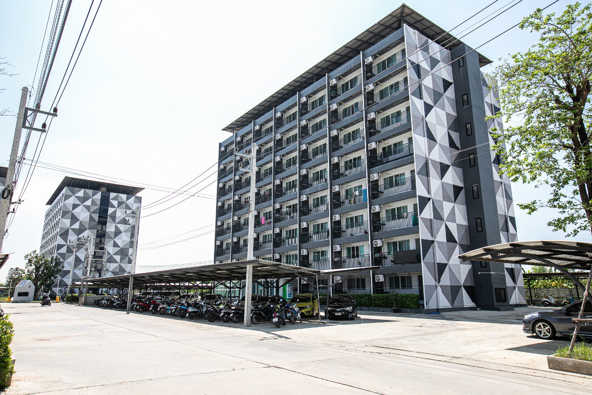 Condo — photo 1