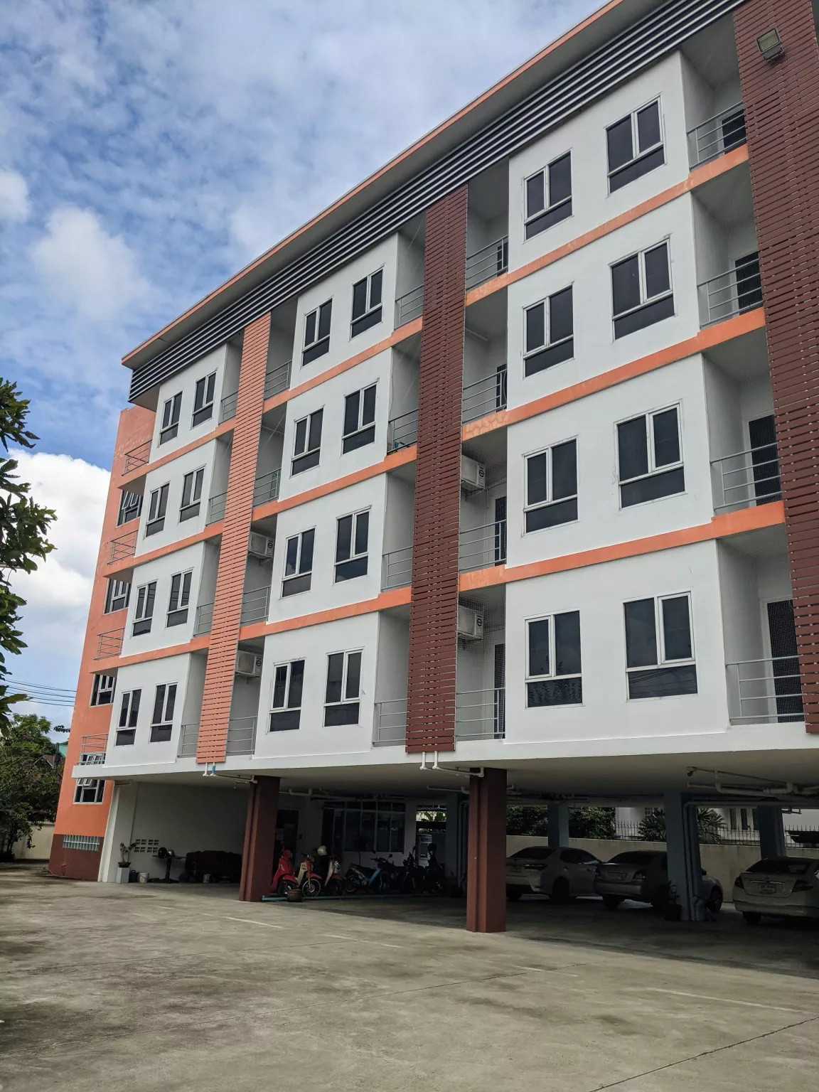 Condo · chon_buri — photo 1