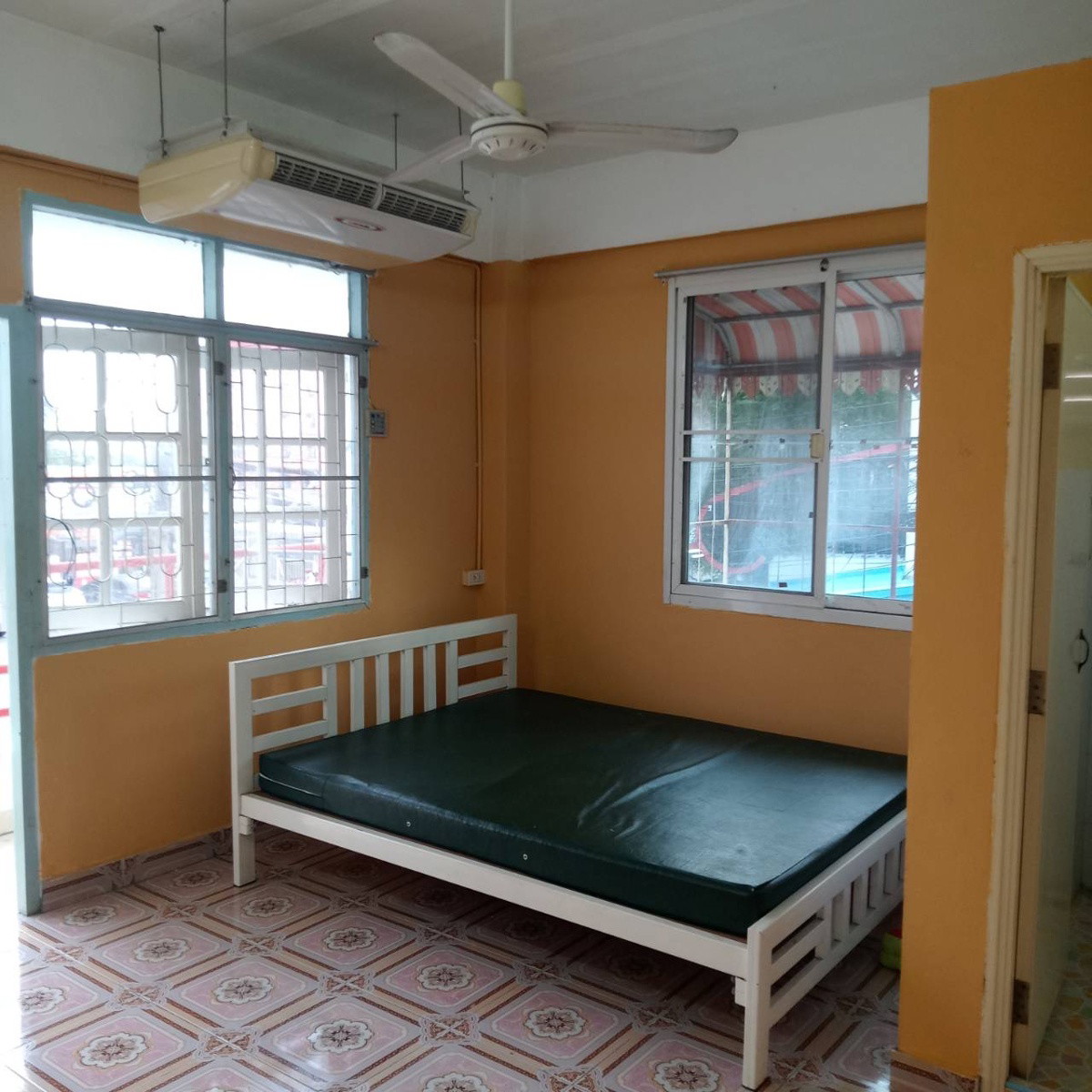 Condo · Mueang Samut Prakan — photo 2