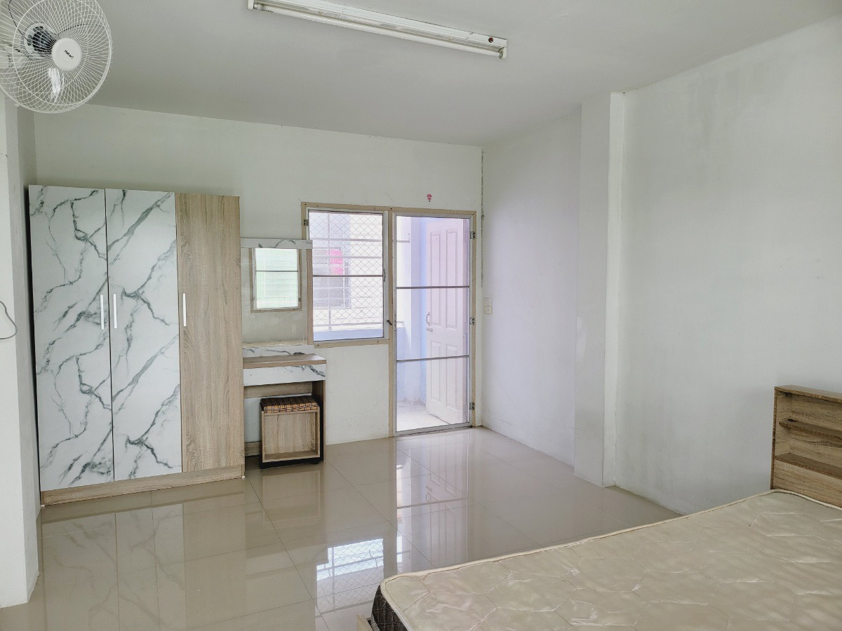Condo · Mueang Chon Buri, chon_buri — photo 5