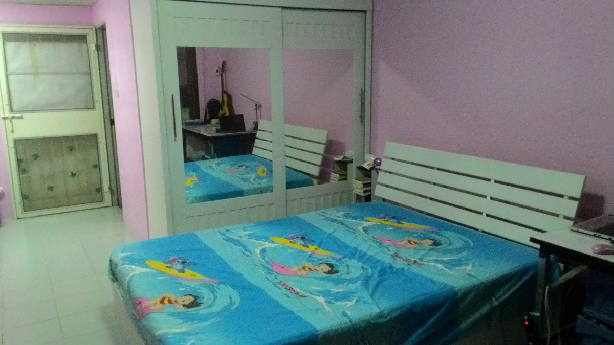 Condo · Huai Khwang, bangkok — photo 1