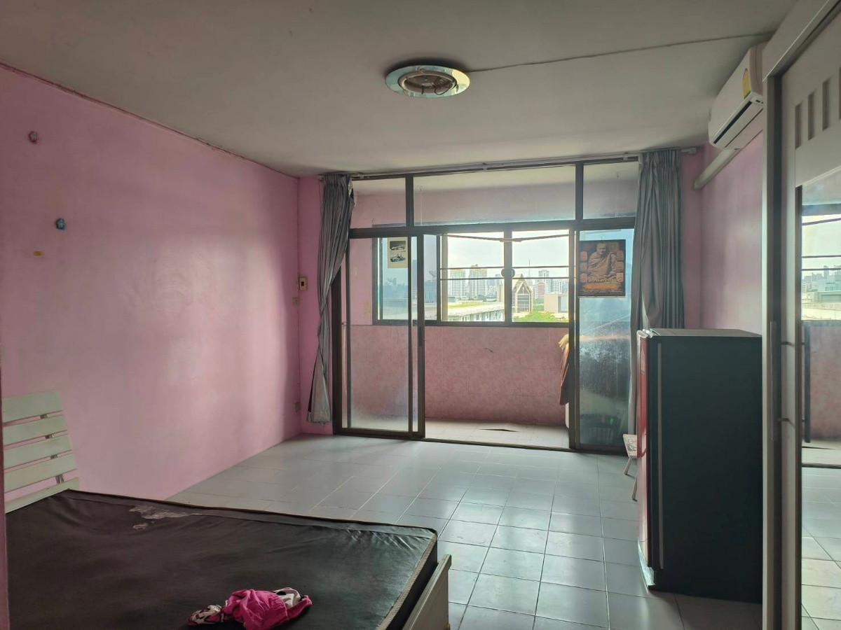 Condo · Huai Khwang, bangkok — photo 4