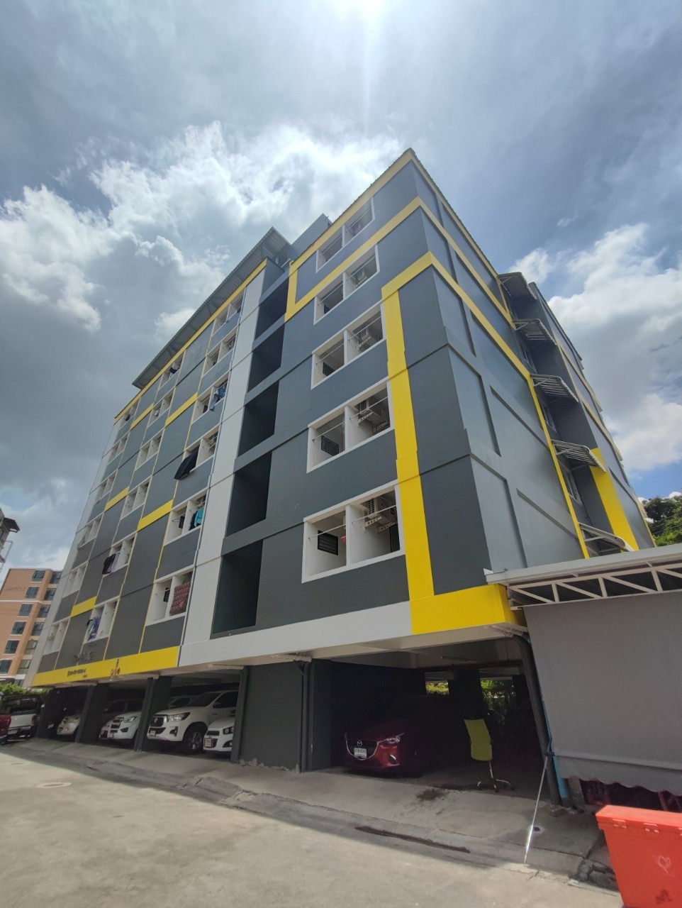 Condo · Pak Kret