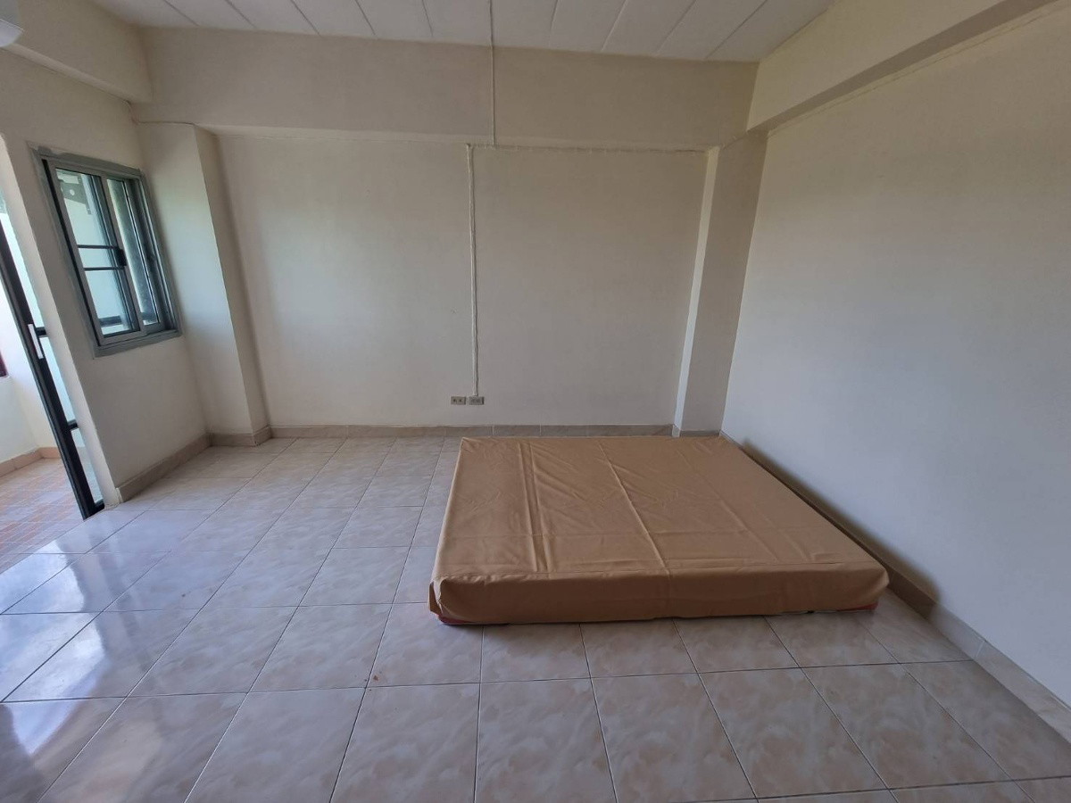 Condo — photo 2