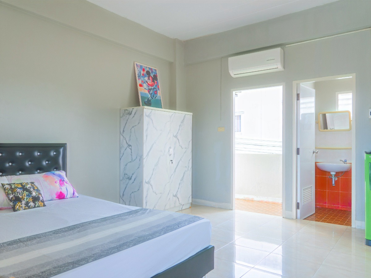 Condo — photo 2