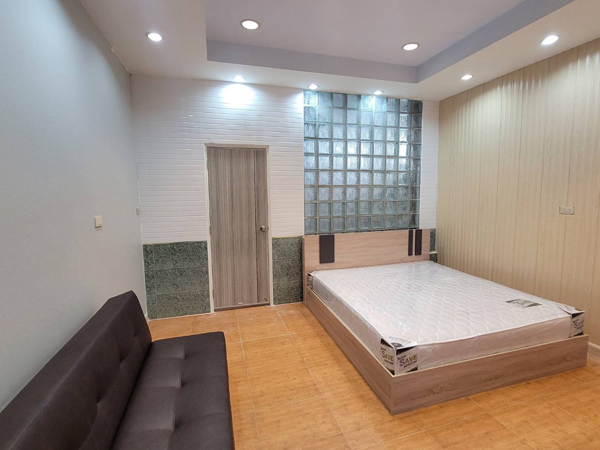 Condo — photo 2