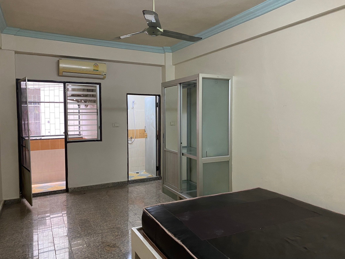 Condo · Bangkok Noi, bangkok — photo 1