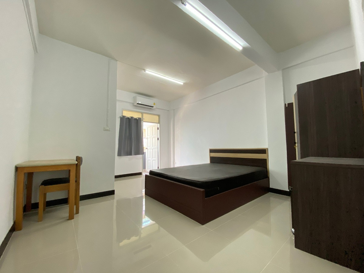 Condo · Bangkok Noi, bangkok — photo 1