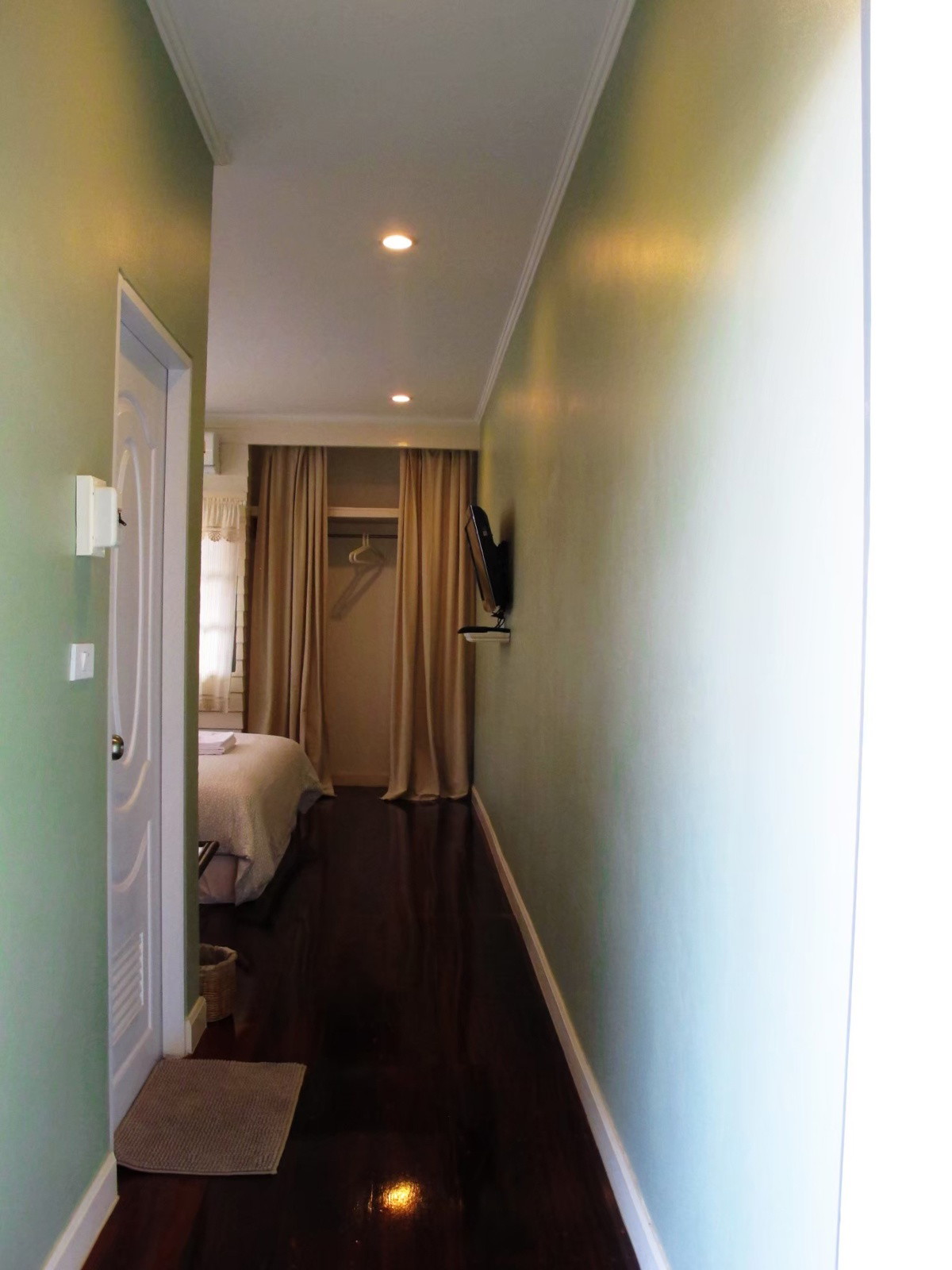 Condo — photo 1